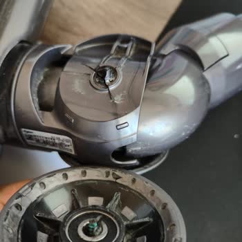 Dyson V15'in Kısa Sürede Arızalanan Başlıkları Mağduriyet Yarattı