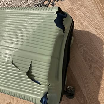 İlk Kullanımda Tüm Tekerlekleri Kırılan Valiz Mağduriyeti