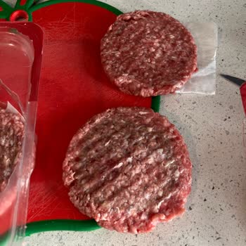 Bozuk Hamburger Köfteleri Ve Yetersiz Çözüm: Migros Hemen Hayal Kırıklığı