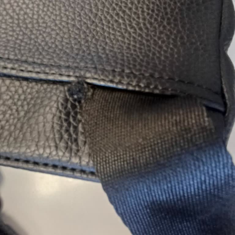 Satın Aldığım Çantada Kısa Sürede Oluşan Sorunlar Ve Mağaza İlgisizliği