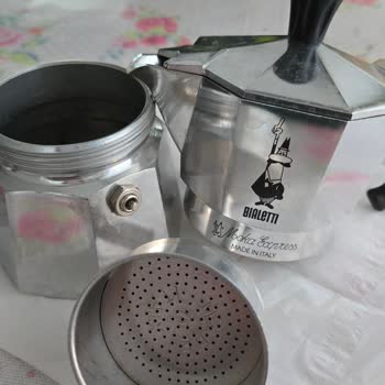 Yeni Alınan Moka Potta Kısa Sürede Oluşan Lekeler Hayal Kırıklığı Yarattı