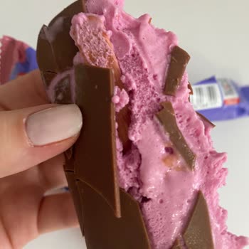 Milka Çilekli Dondurma Defalarca Kırık Ve Kısa Çubuklu Çıktı