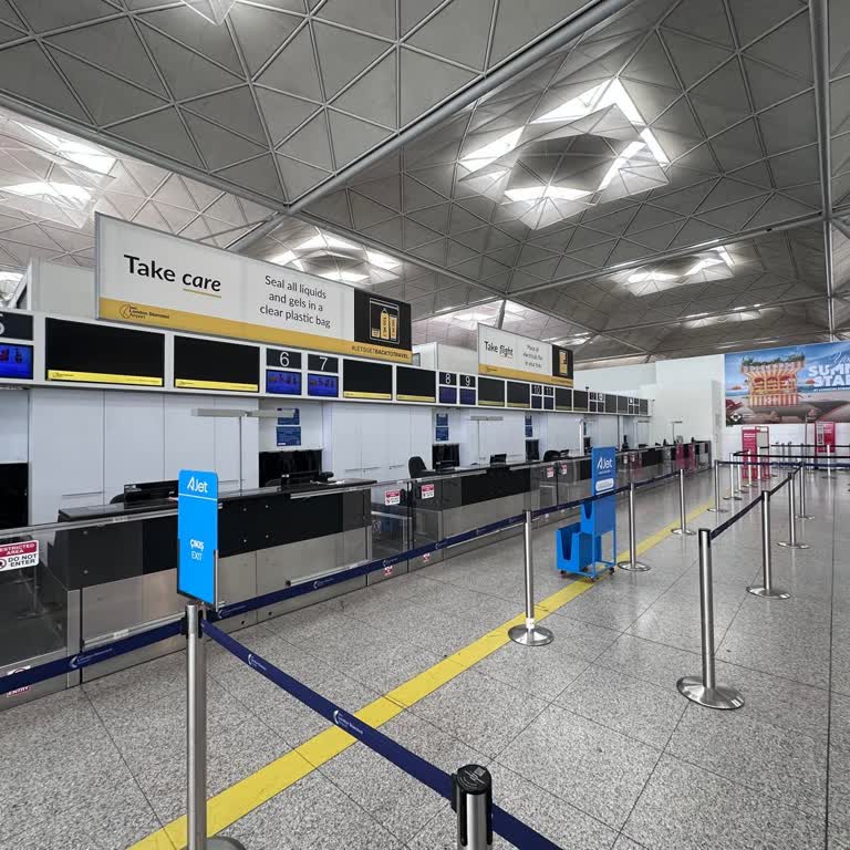 Ajet Uçuşunda Gecikme Sonrası İptal İşlemi Yapılamadı, Mağdur Oldum