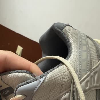 Aldığım Ayakkabının Dikişleri Attı Mağaza Çözüm Sunmadı