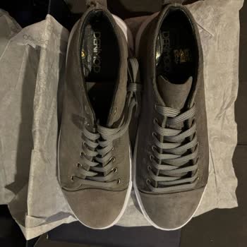 Yeni Alınan Ayakkabıların Teşhir Ürünü Ve Yırtık Çıkması