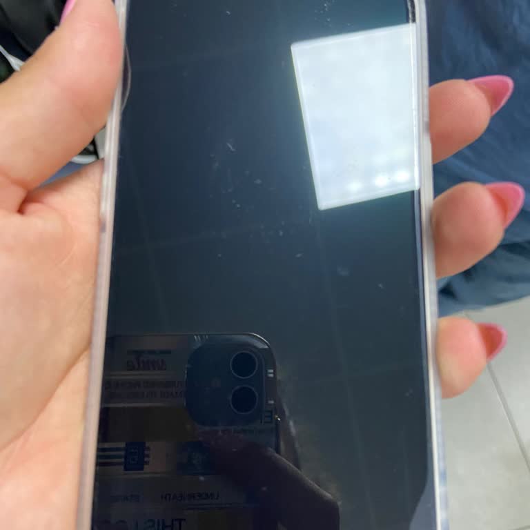 Kırılmaz Ekran Koruyucu Uygulaması Sonrası Hava Kabarcığı Sorunu Ve İade Talebi