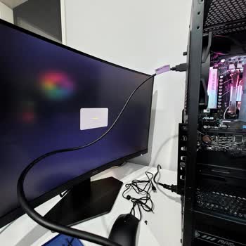 Arızalı Bilgisayar Teslimatı Ve Müşteri Hizmetlerine Ulaşılamıyor