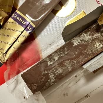 Aldığım Çikolatalar Küflü Çıktı, Güvenim Sarsıldı