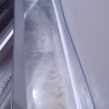 Garanti Kapsamındaki Buzdolabımda Paslanma Ve Raf Eğilmesi Sorunu Çözülmüyor