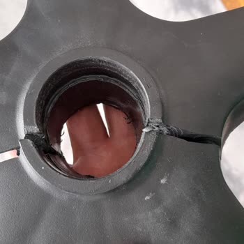 Garantili Sandalyem Kırıldı, Servis Çözüm Sunmuyor!