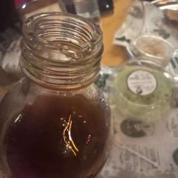 Teakina Şişenin Hem İçinde Hem De İçme Kısmında Kırılmış Cam Parçaları Vardı!