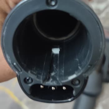 Philips Süpürge Borusu Ve Uç Parçası Sürekli Çatlıyor, Garanti Kapsamında Yardım Edilmiyor