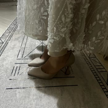 Teslim Edilen Elbisenin Kusurlu Çıkması Ve Mağazadan Çözüm Alamamak