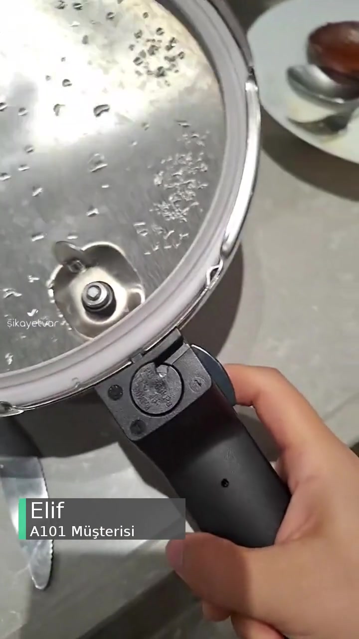 A101 Fissler Düdüklü Tencere Kapağından Vida Düştü videonun kapak resmi