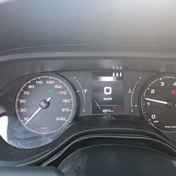 Garanti Kapsamında Gösterge Paneli Çatlağına Çözüm Bekliyorum