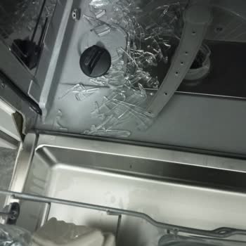 Schafer Bulaşık Makinesinde Tencere Kapağı Aniden Patladı!