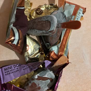 Son Kullanma Tarihi Geçmemiş Magnum Mini Paketinde Küf Sorunu Yaşadım