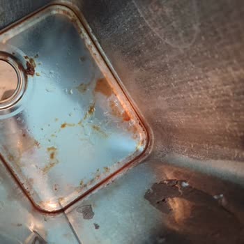 Biryağ Zeytinyağında Teneke Dibinde Boya Ve Pas Kalıntısı İle Karşılaştım