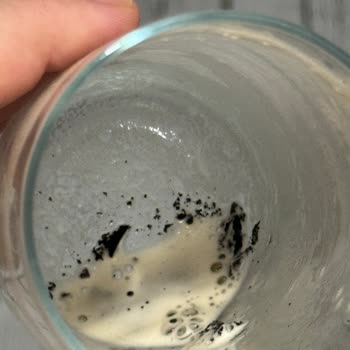 Aldığım İçeceklerin Dibinde Siyah Cisimler Çıktı Sağlık Endişesi Yaşıyorum