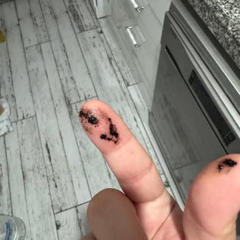 Aldığım İçeceklerin Dibinde Siyah Cisimler Çıktı Sağlık Endişesi Yaşıyorum