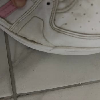 FLO Mağazasından Alınan Ayakkabılarda Sürekli Açılma Ve Çözüm Eksikliği