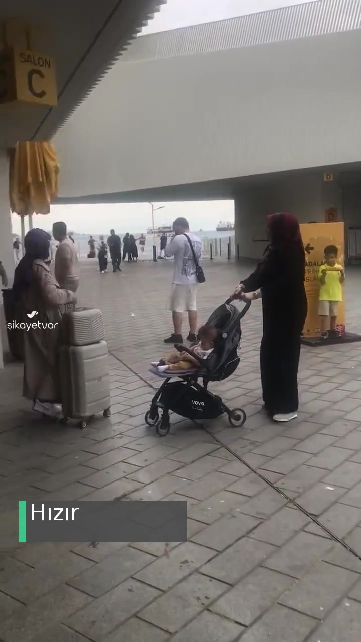 İstanbul Büyükşehir Belediyesi Yolcu Peronunun Yarı Zamanlı Kapalı Kalması videonun kapak resmi