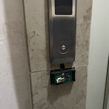 Kurye Asansöre Zarar Verdi Getir Yemek Maddi Zararı Karşılamıyor