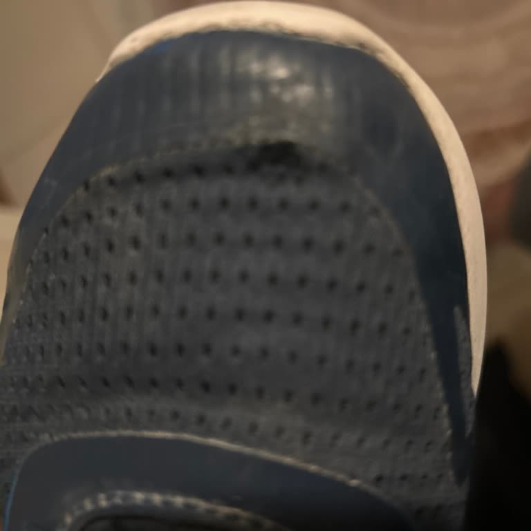 I Face Quick Fabric Tear on Skechers Memory Foam Shoes Worn Only a Few Times