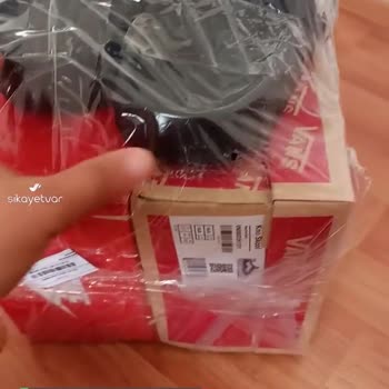 Okula Eski Ayakkabısıyla Gitmek Zorunda Bırakan Firma Bygwears...