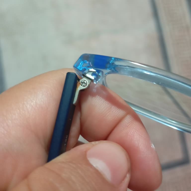 Satın Aldığım Gözlükte Paslanma Ve Yetersiz Mağaza Desteği