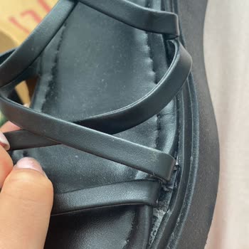 Bir Günlük Sandalet Hüsranı: Deichmann'dan Aldığım Ürün Hemen Bozuldu!