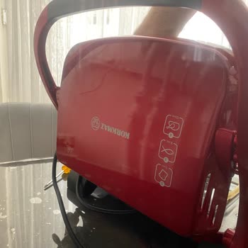 Tost Makinesinden Gelen Ağır Koku Ve İçinden Çıkan Yabancı Cisim Şoku