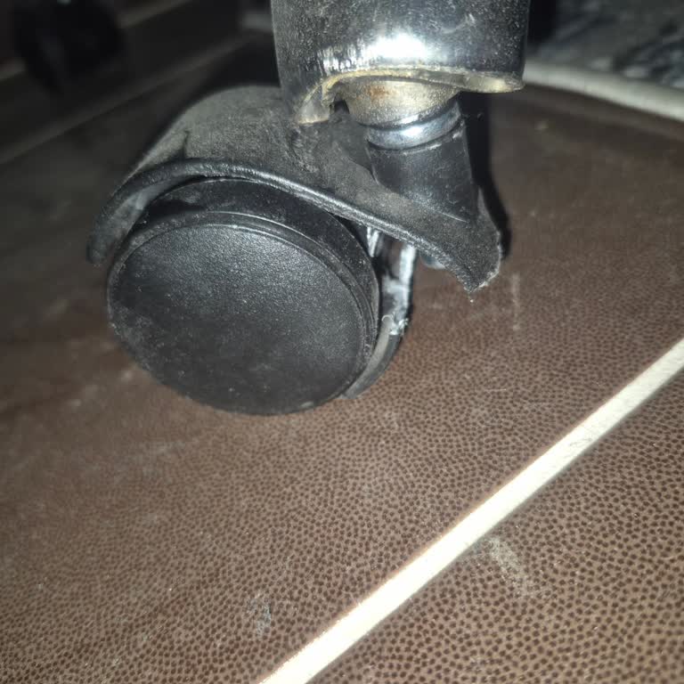 Hepsiburada Arji Çalışma Sandalyesi Kısa Süre İçinde Kırıldı!