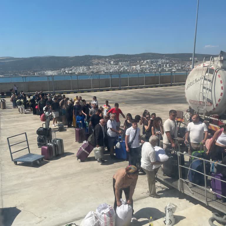 Filo Jet Feribotunda Belirtilen Saatte Kalkış Yapılmıyor Yolcular Mağdur Ediliyor