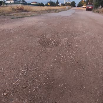 Kahramankazan Belediyesi Fatih Mahallesi'nde Yolların Bakımsızlığı Tehlike Yaratıyor!