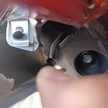 Yeni Modelde Kronik Grenaj Çatlaması Ve Yetersiz Garanti Desteği