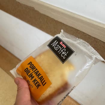 Aldığım Kekin İçinden Küf Çıktı, Sağlığım Tehlikeye Girdi Ve Mağduriyetim Giderilmedi