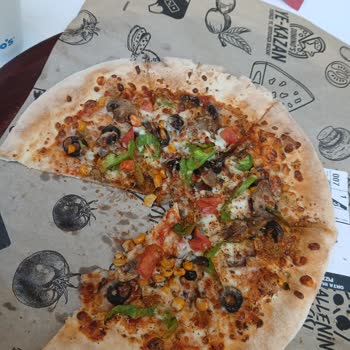 Domino’s Şubesinde Yanıltıcı Kampanya Ve İlgisiz Hizmet Hayal Kırıklığı Yarattı