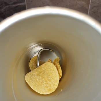 Cipso Tube Paketinden Metal Kapak Çıkması Sağlık Güvenliğimi Tehlikeye Attı