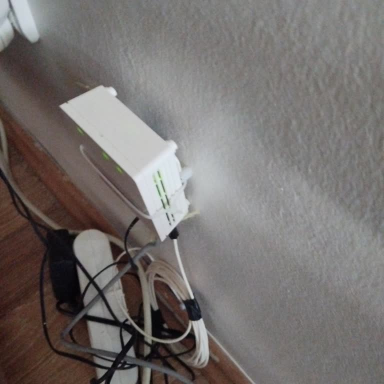 Aylarca Kapımda Bekleyen Fiber Kabloya Ve İlgisizliğe Çözüm Bekliyorum