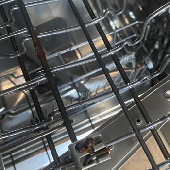 Vestel BM 401 X Bulaşık Makinesi Çekmecelerinde Kısa Sürede Paslanma Ve Kırıklar Oluştu