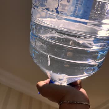 Gecek Su 5 Litre Şişede Yabancı Cisim Ve Eksik Bilgi Sorunu