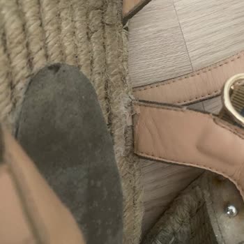 Deichmann 10 Günde Deforme Olan Sandalet Ve Mağaza İlgisizliği