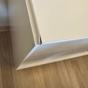 Satın Alınan Yeni Yemek Odası Takımı Yerine Teşhir Ve Defolu Ürün Teslim Edildi, Sorun Çözülmüyor