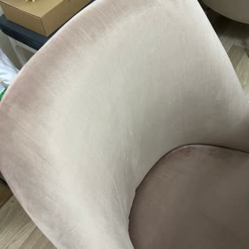 Satın Alınan Yeni Yemek Odası Takımı Yerine Teşhir Ve Defolu Ürün Teslim Edildi, Sorun Çözülmüyor