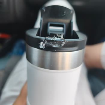 Stanley Termos Kapağında Akıtma Ve Soyulma Sorunları Tekrar Etti