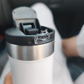 Stanley Termos Kapağında Akıtma Ve Soyulma Sorunları Tekrar Etti