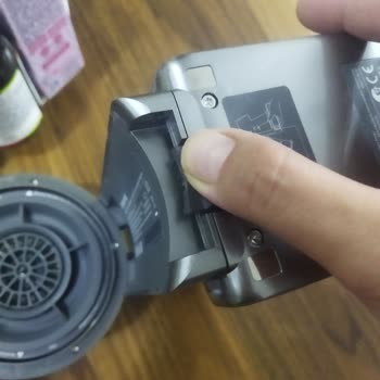 Yeni Alınan Süpürgem İki Kez Arızalandı Ve Serviste Kırıldı