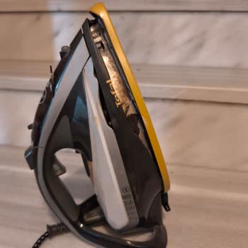 Tefal Ütüde Kullanım Sırasında Yanma Ve Duman Sorunu