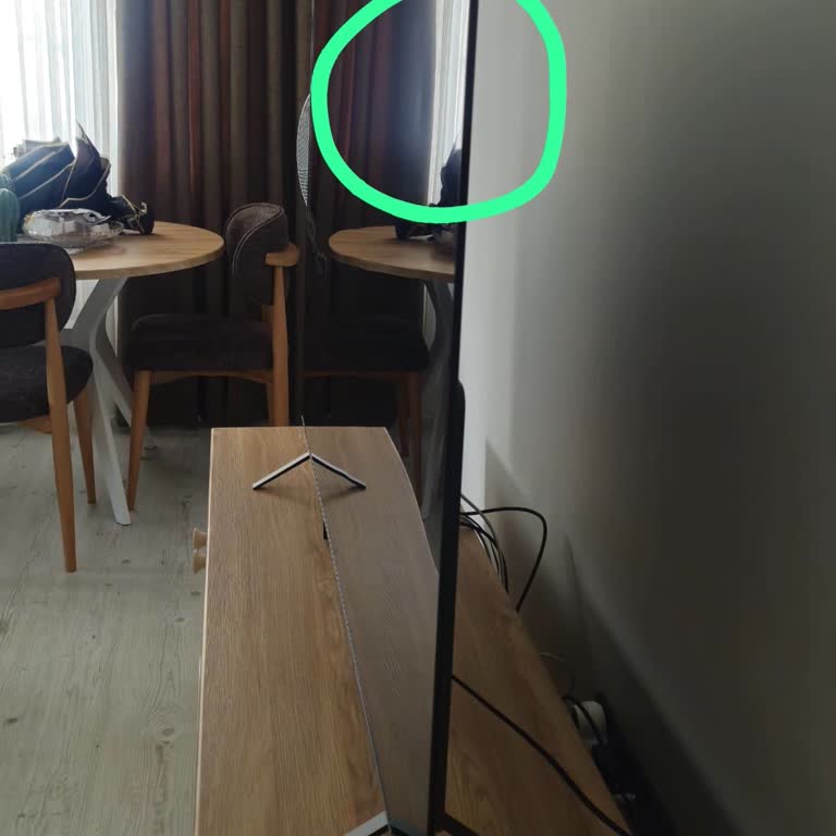 Yeni Alınan LG OLED TV'de Ekran Çöküklüğü Ve Değişim Talebi